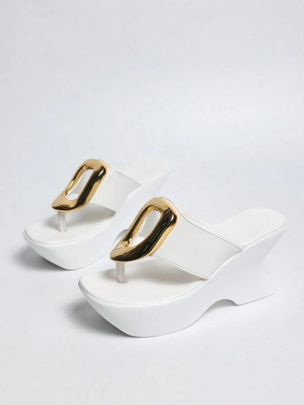 White Casual Women's Glossy Thong Half-Sling Sandals With Metal Buckle